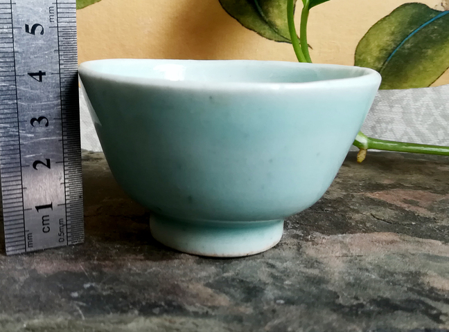 古玩陶瓷清中期豆青釉大杯拍賣，當(dāng)前價格666元