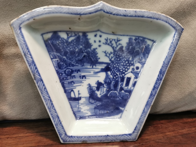 古玩陶瓷清中期 青花攢盤兩只拍賣,當前價格880元