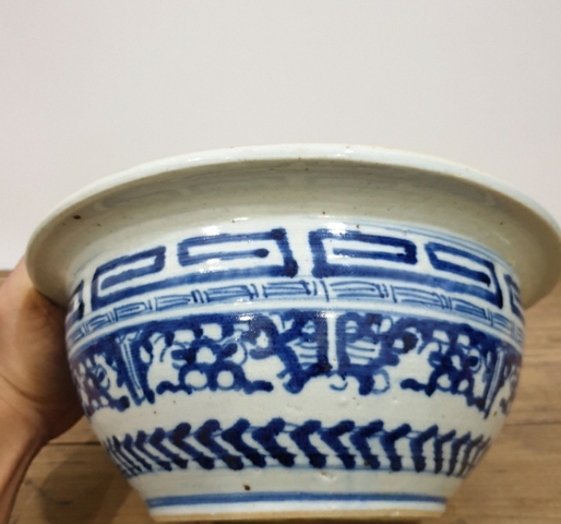 古玩陶瓷清中期,超大號青花夔龍紋香爐。拍賣,當前價格3398元