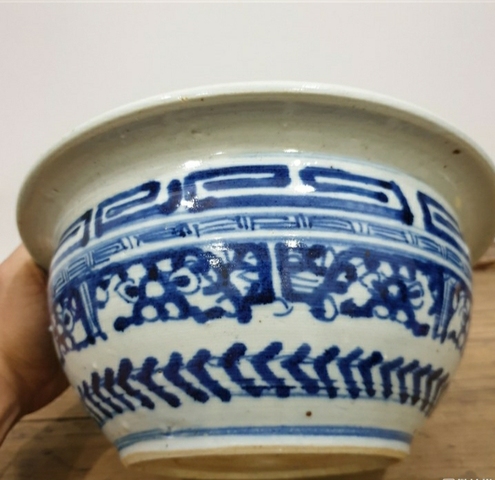 古玩陶瓷清中期,超大號青花夔龍紋香爐。拍賣,當前價格3398元