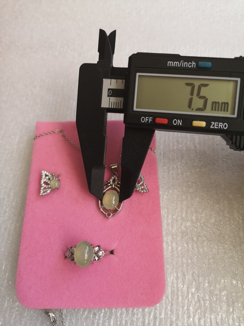 古玩玉器翡翠鑲嵌件拍賣,當前價格398元