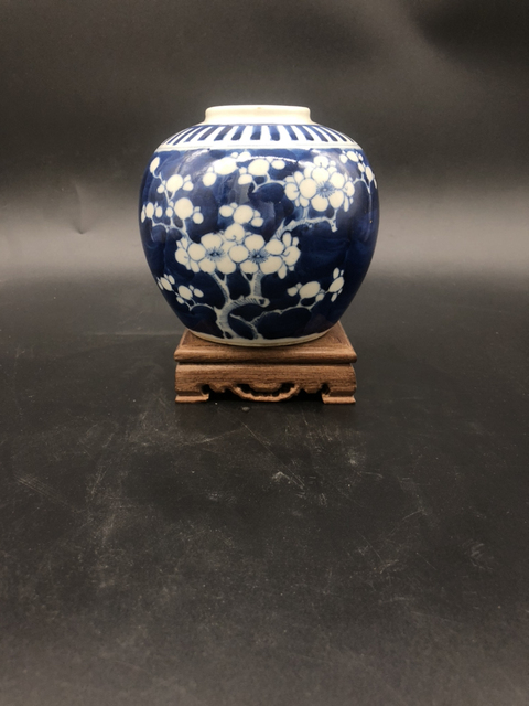 古玩陶瓷青花梅紋蓋罐拍賣,當前價格1999元