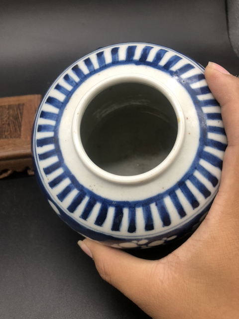 古玩陶瓷青花梅紋蓋罐拍賣,當前價格1999元