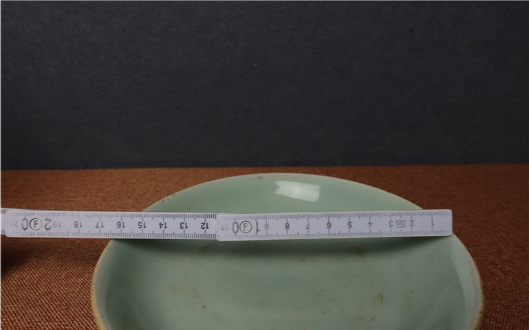 古玩陶瓷(清嘉慶)時期豆青釉盤拍賣,當前價格568元