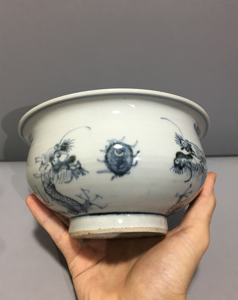 古玩陶瓷清中期龍紋青花爐拍賣，當前價格3688元