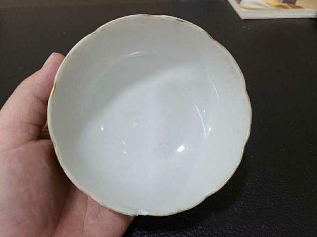 古玩陶瓷嘉慶本朝二級官窯粉彩博古紋花口碗拍賣，當前價格19800元