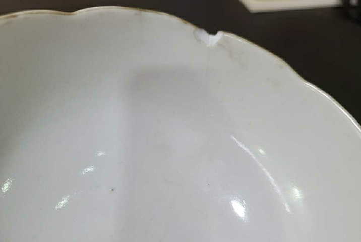 古玩陶瓷嘉慶本朝二級官窯粉彩博古紋花口碗拍賣，當前價格19800元