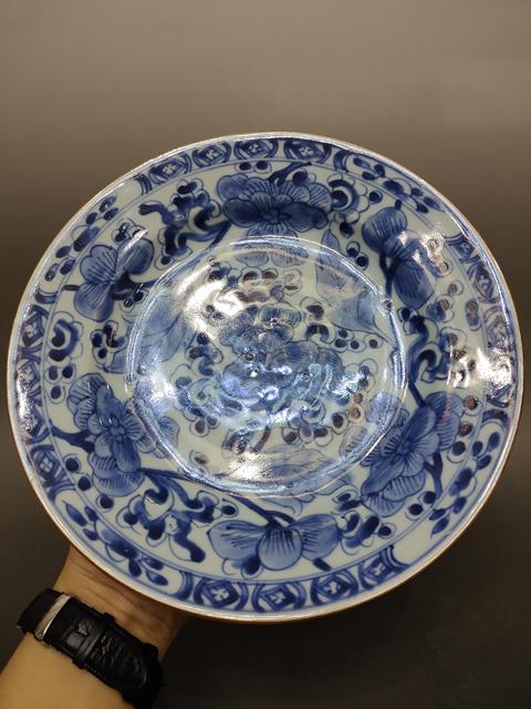 古玩陶瓷(精品)33期：清康熙-青花纏枝花卉紋大盤拍賣，當前價格1999元