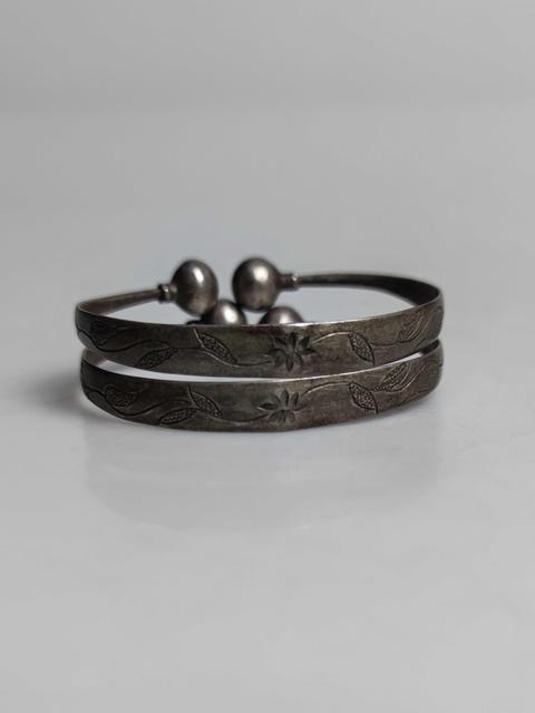 古玩雜項民國時期純銀刻花手鐲拍賣，當前價格999元