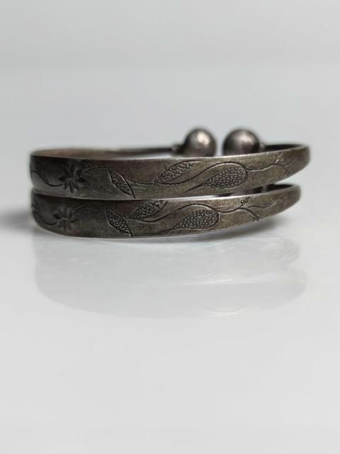 古玩雜項民國時期純銀刻花手鐲拍賣，當前價格999元