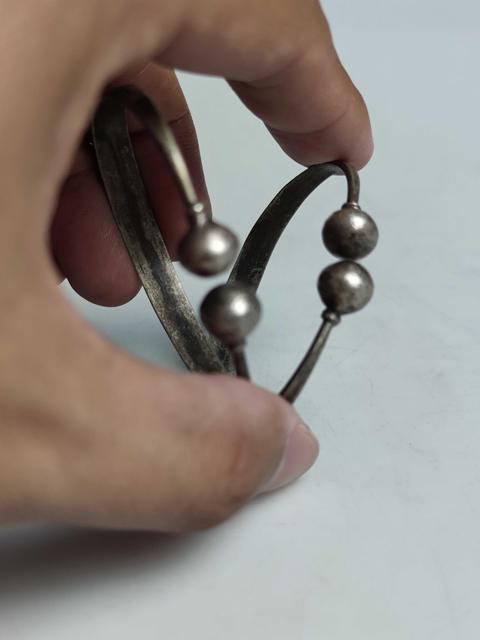 古玩雜項民國時期純銀刻花手鐲拍賣，當前價格999元