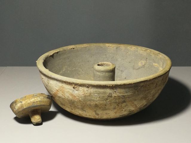 古玩陶瓷西晉七子彩繪仰蓮紋陶燈（少見）拍賣，當(dāng)前價(jià)格3999元