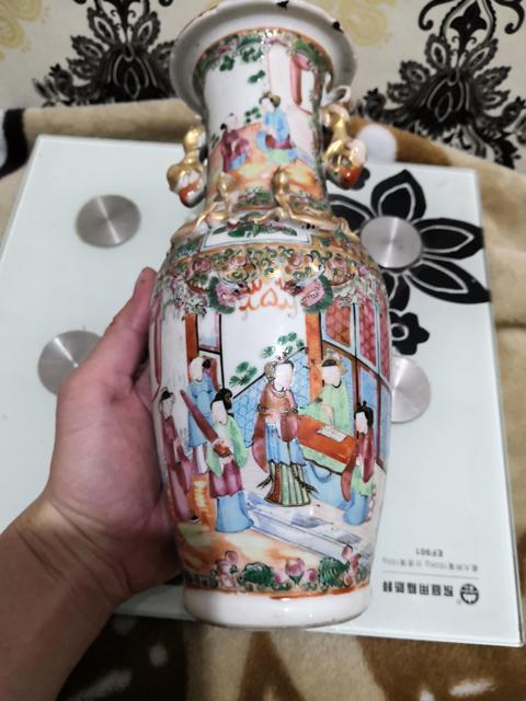 古玩陶瓷人物紋廣彩瓶拍賣，當(dāng)前價(jià)格2999元