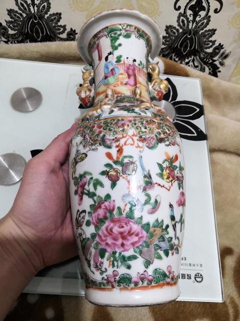 古玩陶瓷人物紋廣彩瓶拍賣，當(dāng)前價(jià)格2999元