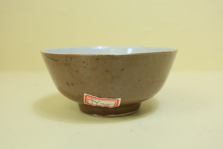 古玩陶瓷醬釉花卉紋碗拍賣,當前價格999元