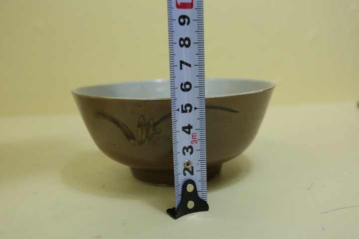 古玩陶瓷醬釉花卉紋碗拍賣,當前價格999元