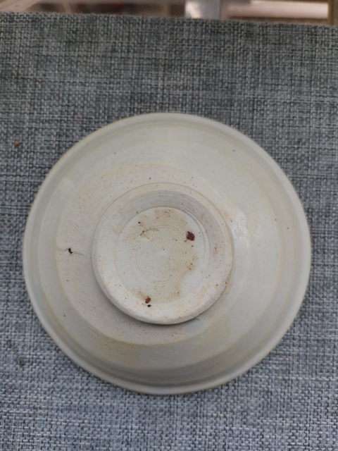 古玩陶瓷宋白瓷唇邊盞拍賣，當(dāng)前價(jià)格1666元