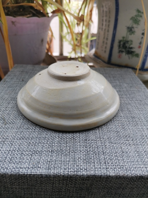 古玩陶瓷宋白瓷唇邊盞拍賣，當(dāng)前價(jià)格1666元