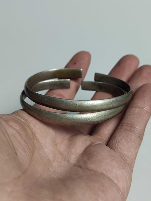 古玩雜項(xiàng)民國(guó)時(shí)期老的純銀手鐲拍賣，當(dāng)前價(jià)格999元