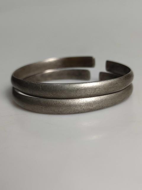 古玩雜項(xiàng)民國(guó)時(shí)期老的純銀手鐲拍賣，當(dāng)前價(jià)格999元