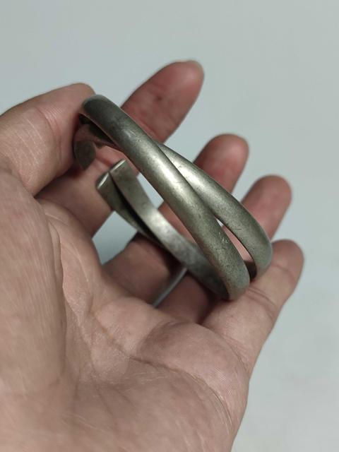 古玩雜項(xiàng)民國(guó)時(shí)期老的純銀手鐲拍賣，當(dāng)前價(jià)格999元