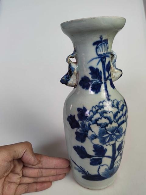 域鉴古玩】清代豆青釉青花双耳瓶拍卖价格/图片/值多少钱