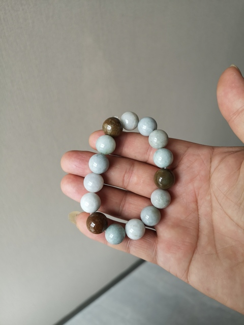 古玩玉器翡翠手串拍賣,當(dāng)前價(jià)格260元