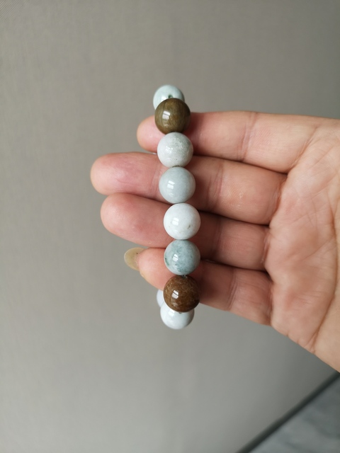 古玩玉器翡翠手串拍賣,當(dāng)前價(jià)格260元