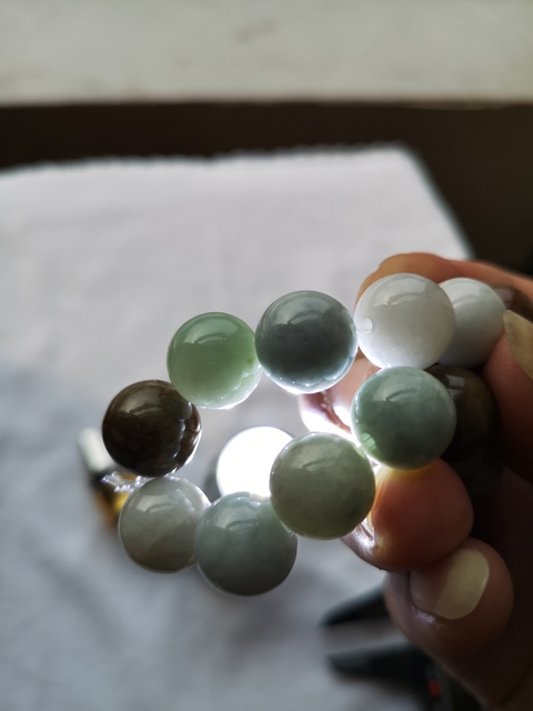 古玩玉器翡翠手串拍賣,當(dāng)前價(jià)格260元