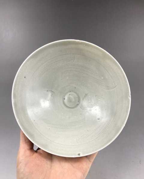 古玩陶瓷景德鎮(zhèn)窯系篦劃紋碗拍賣，當(dāng)前價(jià)格1800元