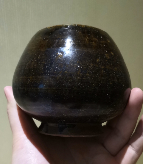 古玩陶瓷耀州窯系醬釉雞心罐拍賣,當前價格4500元