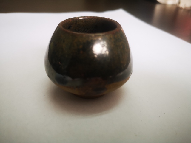 古玩陶瓷褐釉雞心罐拍賣,當(dāng)前價格1元