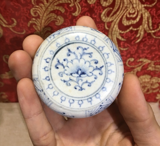 古玩陶瓷明早期青花花卉蓋盒拍賣，當前價格2666元