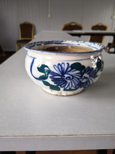 古玩陶瓷青花釉上彩花卉紋香爐拍賣，當(dāng)前價(jià)格350元