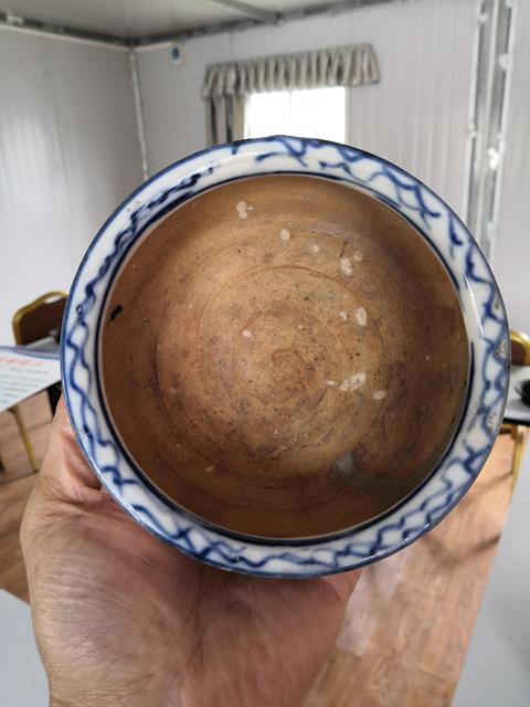 古玩陶瓷青花釉上彩花卉紋香爐拍賣，當(dāng)前價(jià)格350元