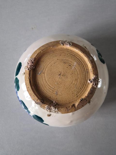 古玩陶瓷青花釉上彩花卉紋香爐拍賣，當(dāng)前價(jià)格350元