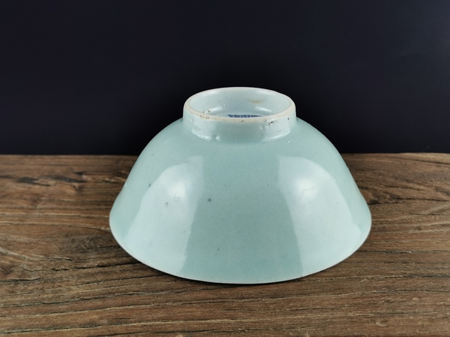 古玩陶瓷品珍第26期：清中 豆青釉大碗拍賣，當前價格666元