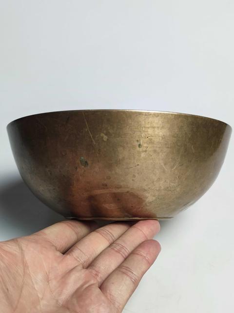 古玩雜項(xiàng)清末老黃銅缽式大碗拍賣，當(dāng)前價(jià)格1666元