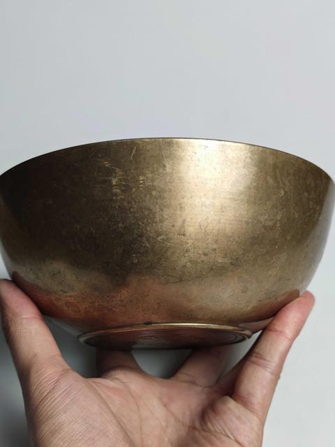古玩雜項(xiàng)清末老黃銅缽式大碗拍賣，當(dāng)前價(jià)格1666元