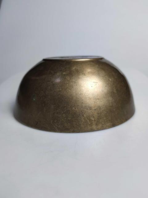 古玩雜項(xiàng)清末老黃銅缽式大碗拍賣，當(dāng)前價(jià)格1666元