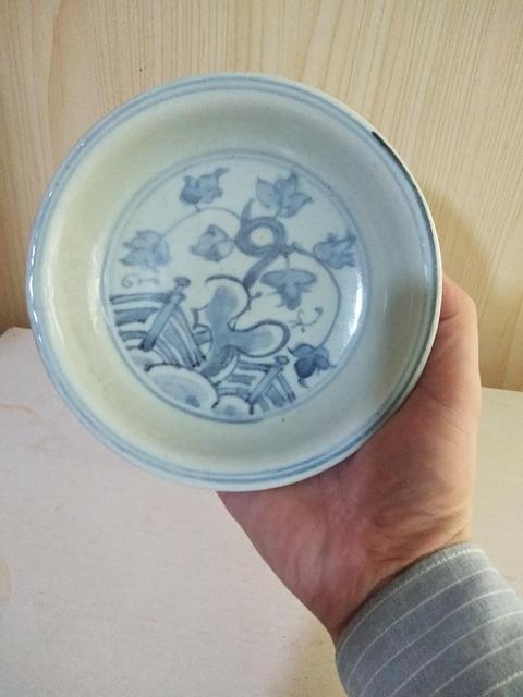 古玩陶瓷明代青花洞石欄柵花卉紋盤拍賣,當前價格8888元