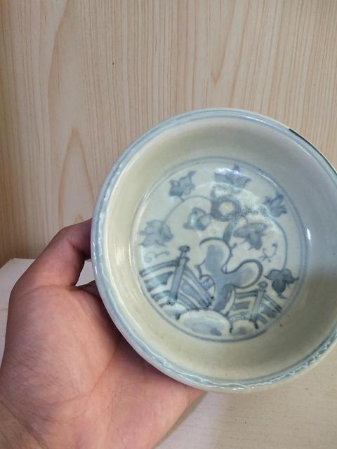 古玩陶瓷明代青花洞石欄柵花卉紋盤拍賣,當前價格8888元