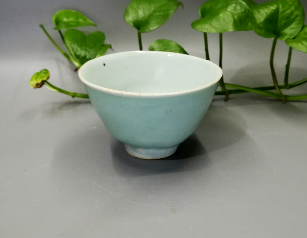 古玩陶瓷清中豆青壓手杯9cm拍賣，當前價格666元