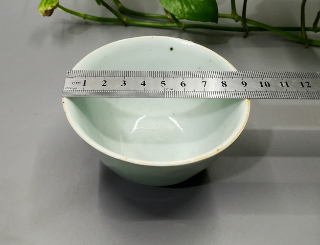 古玩陶瓷清中豆青壓手杯9cm拍賣，當前價格666元