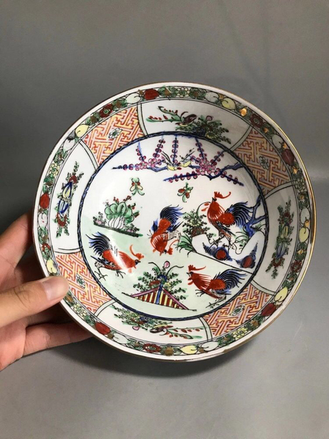古玩陶瓷“大清乾隆年制”官窯款大雞圖廣彩大碗拍賣,當前價格1400元