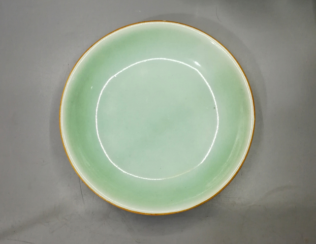 古玩陶瓷精美嘉慶款醬口豆青盤(pán)拍賣,當(dāng)前價(jià)格666元