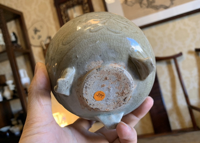 古玩陶瓷龍泉窯青釉三足爐拍賣,當(dāng)前價(jià)格26000元