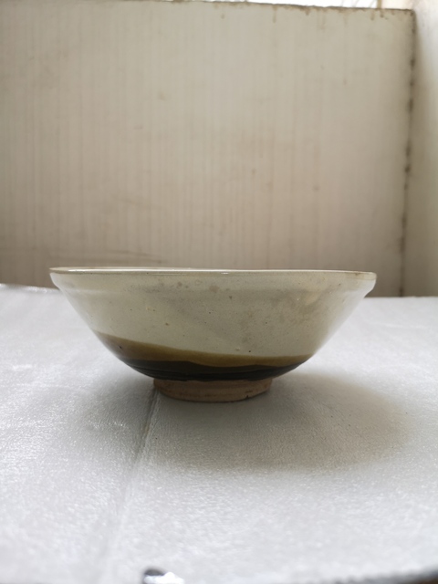 古玩陶瓷磁州窯系白釉唇口碗拍賣,當前價格450元