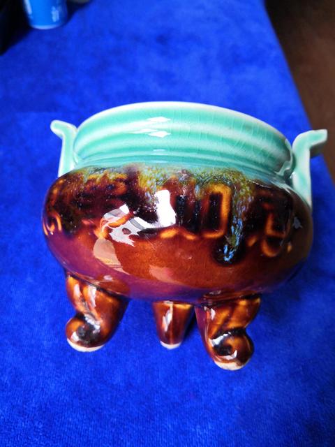 古玩陶瓷彩釉香爐拍賣,當(dāng)前價(jià)格160元