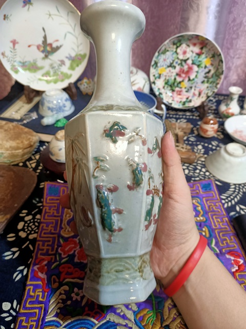 古玩陶瓷釉下彩堆塑瓶拍賣,當前價格3888元